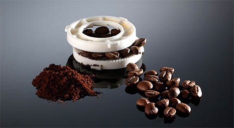 Saeco kafijas pagatavošanas sistēma un 100% keramiskās dzirnaviņas tika izlaistas 2004. gadā