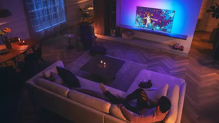 Kā pareizi novietot televizoru jebkurā telpā